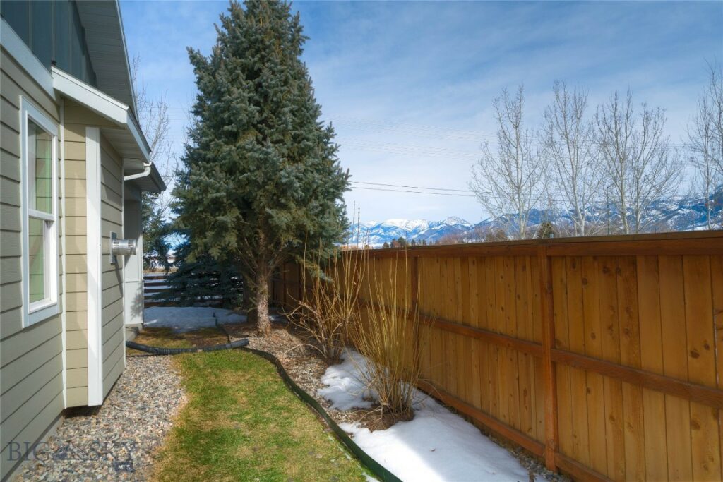 3389 Lolo Way