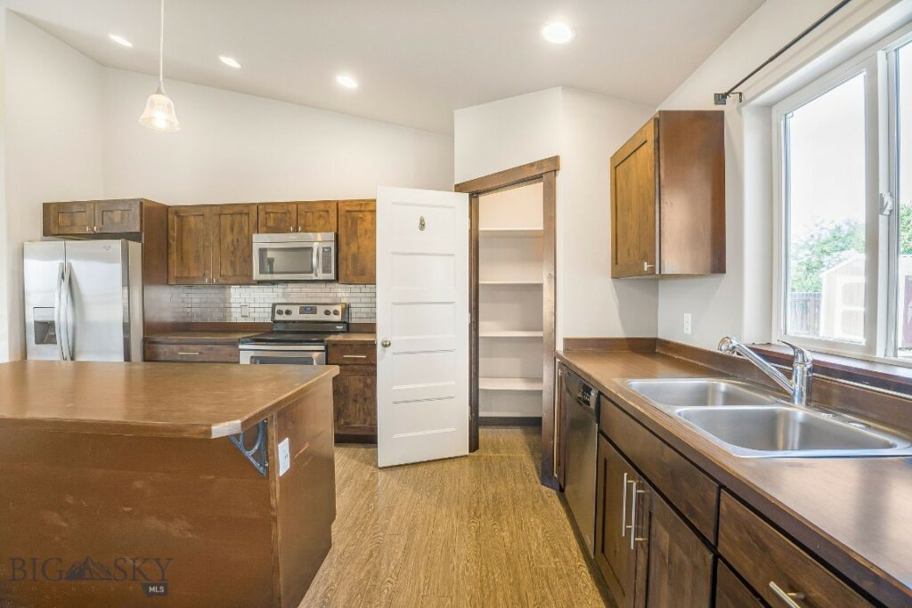 343 Stewart Loop
