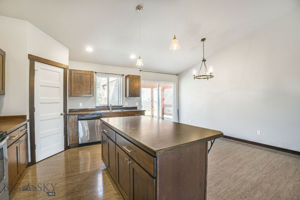 343 Stewart Loop