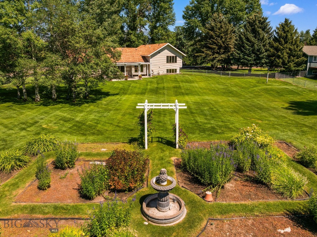 353 Sacajawea Peak Drive