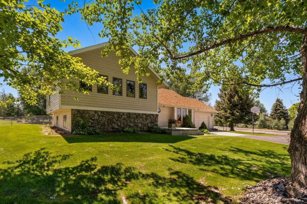 353 Sacajawea Peak Drive