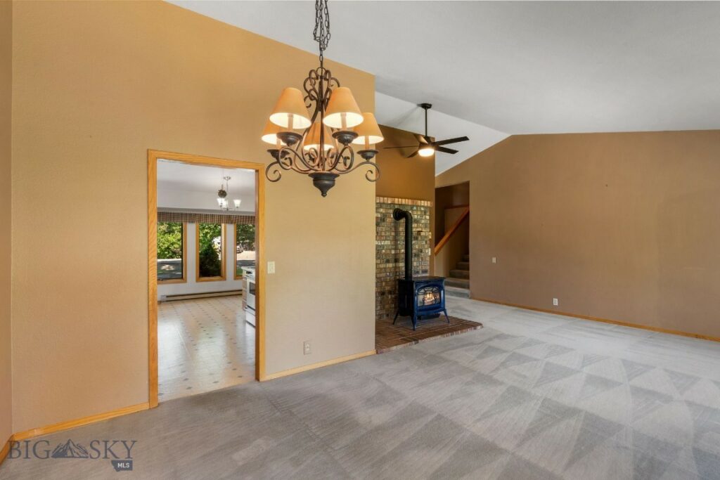 353 Sacajawea Peak Drive