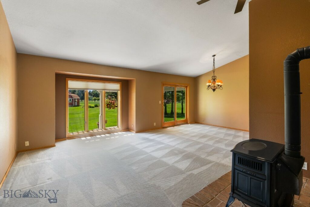 353 Sacajawea Peak Drive