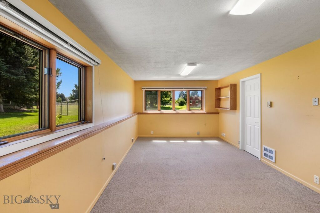353 Sacajawea Peak Drive