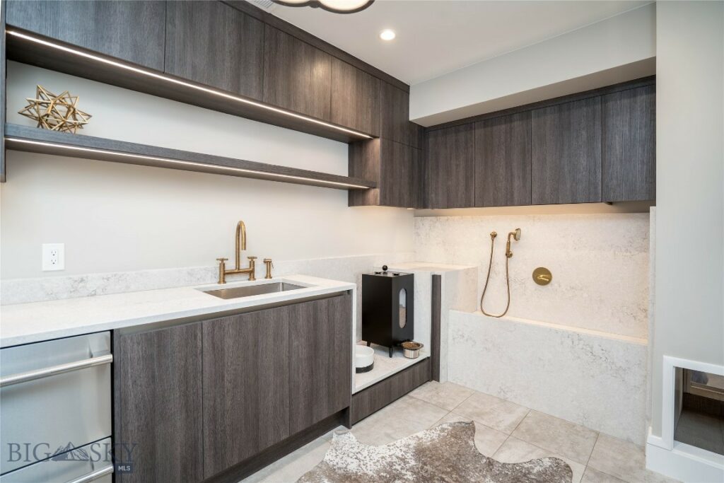 354 Brass Lantern Court