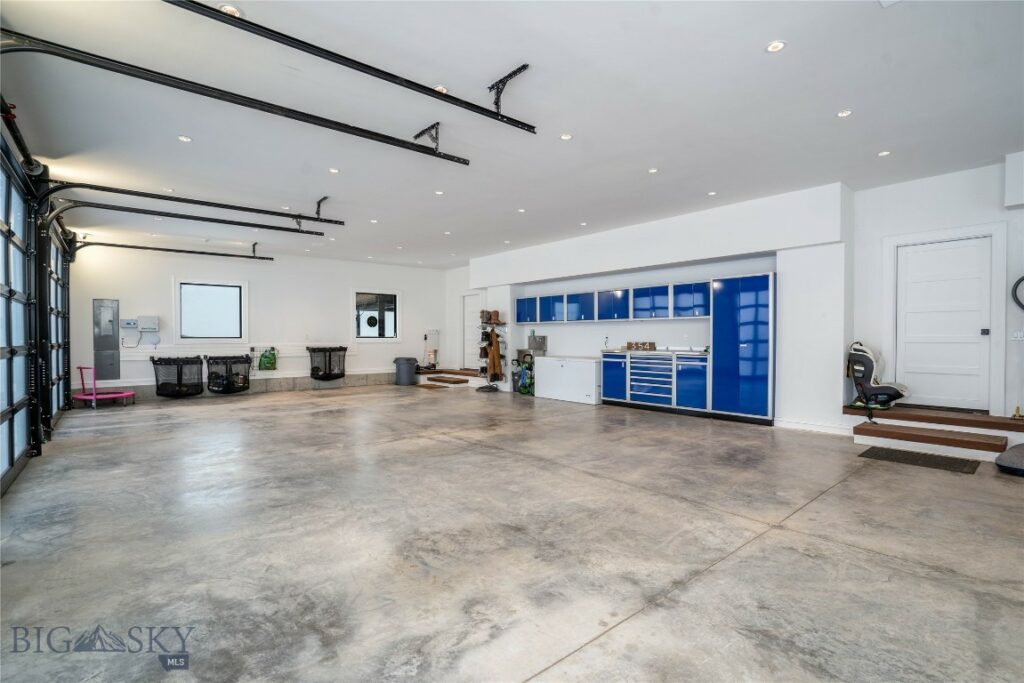 354 Brass Lantern Court