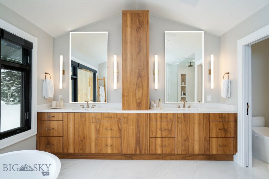 354 Brass Lantern Court