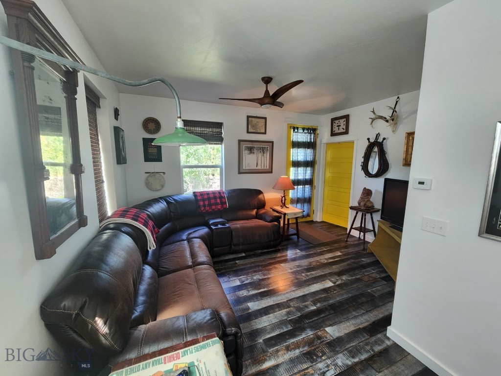 368 N Cottonwood Road