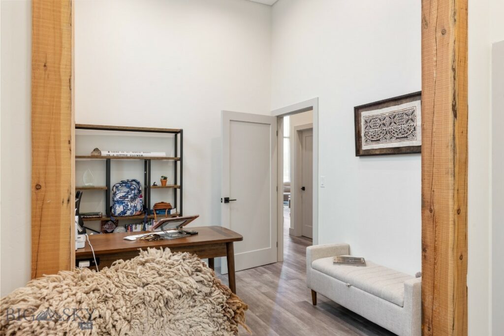 3722 Equestrian