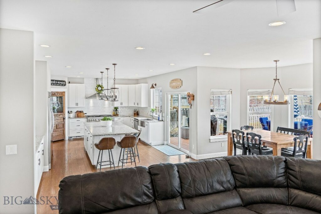 38 E Tobiano Trail