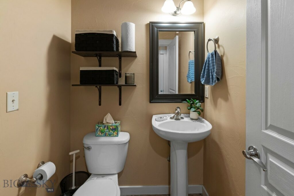 3825 Equestrian Lane