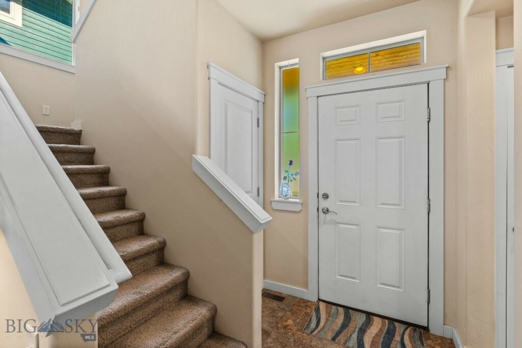 3825 Equestrian Lane