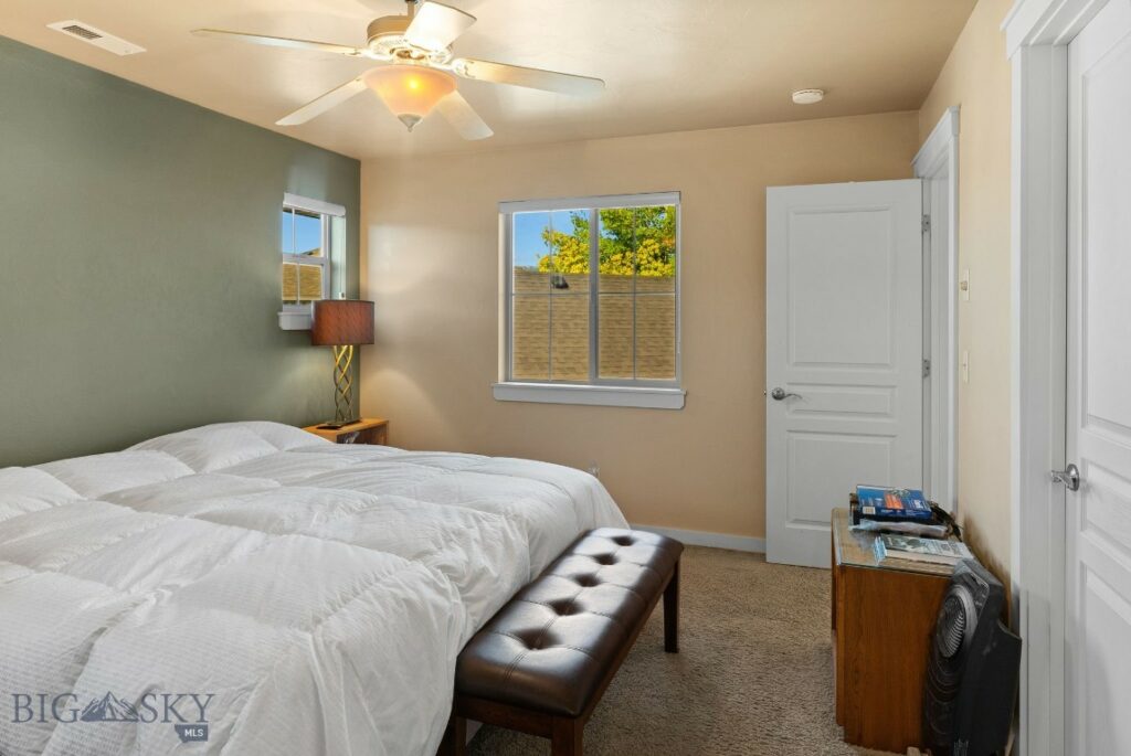 3825 Equestrian Lane