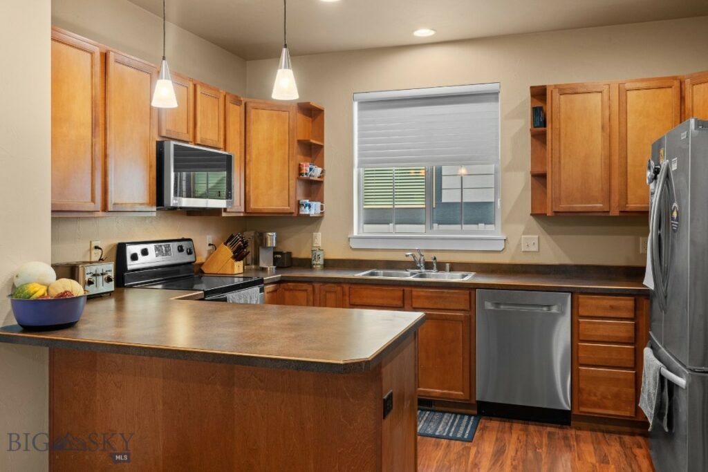 3825 Equestrian Lane