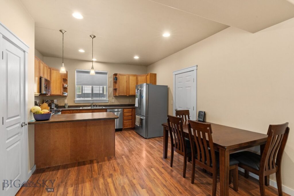 3825 Equestrian Lane