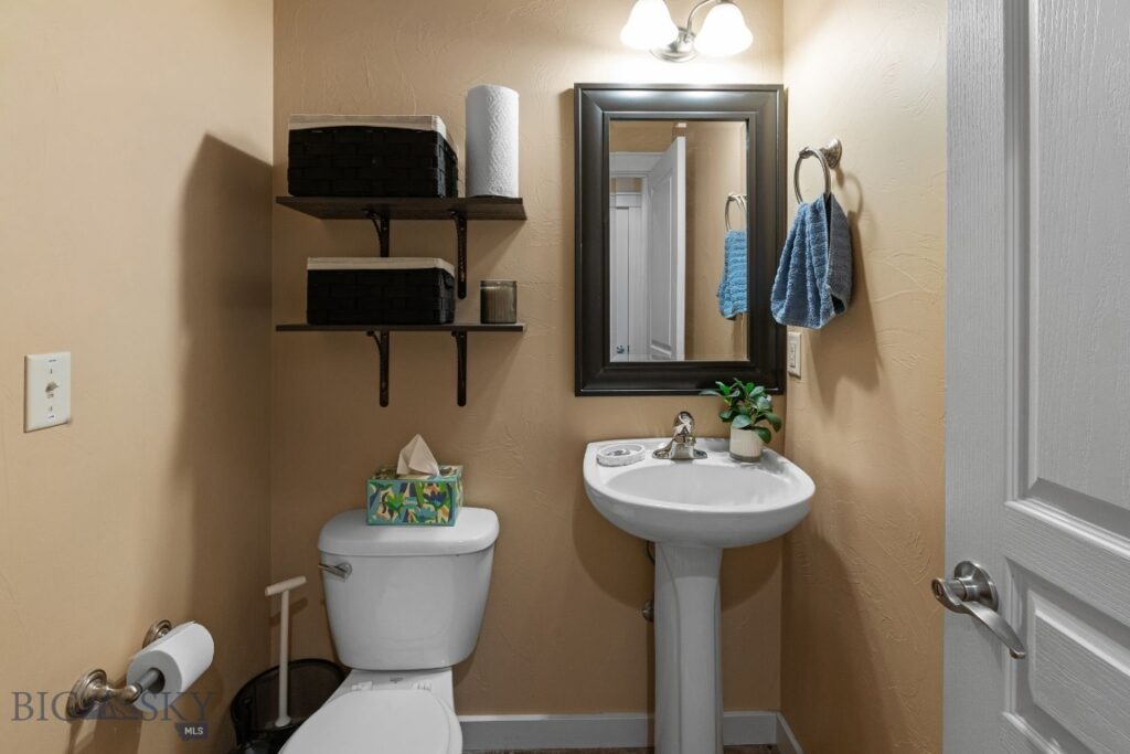 3825 Equestrian Lane