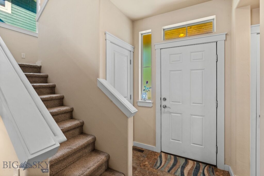 3825 Equestrian Lane