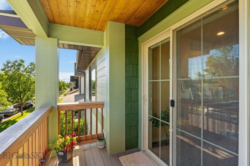 3825 Equestrian Lane