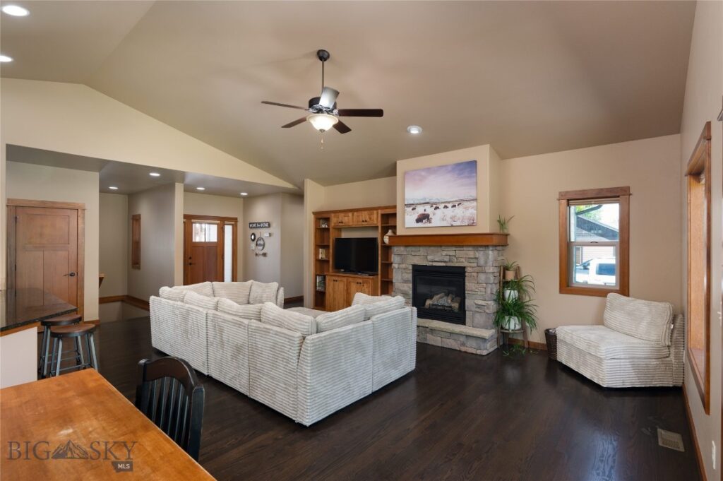 402 Circle F Trail