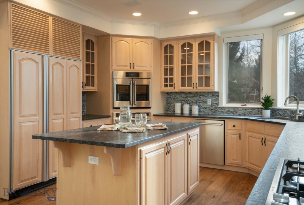 41 Hitching Post Road