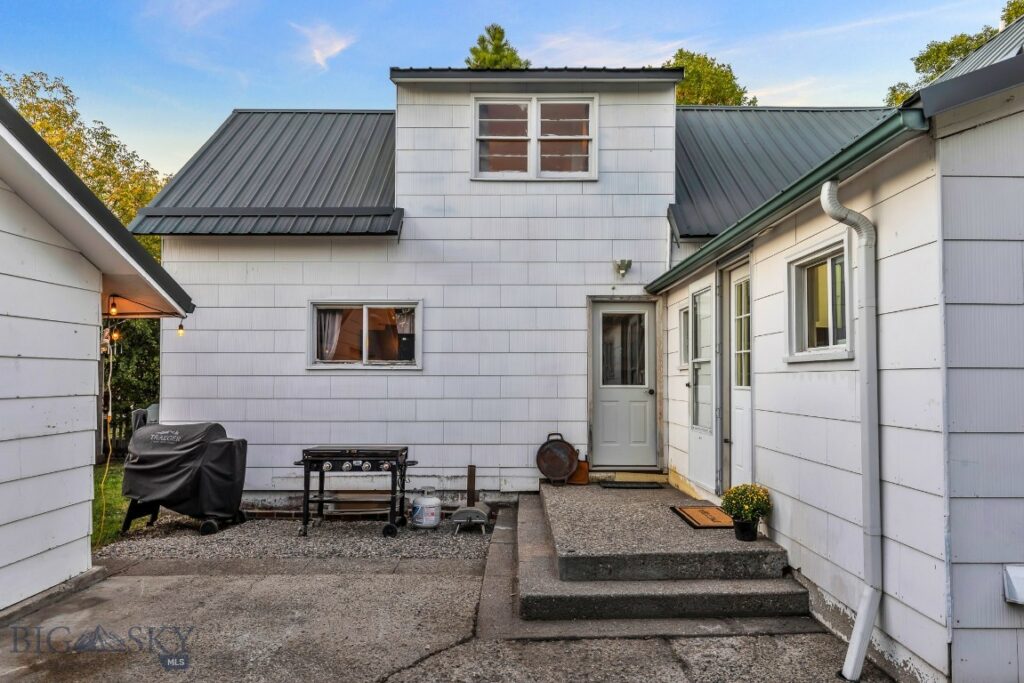 421 N Grand Avenue