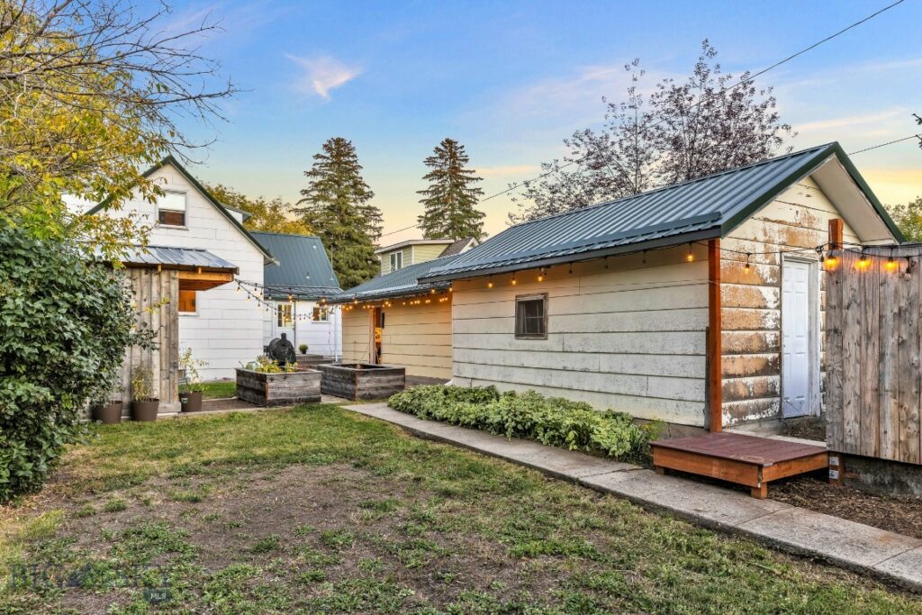 421 N Grand Avenue
