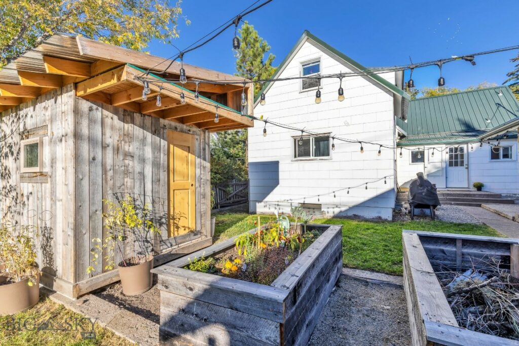 421 N Grand Avenue