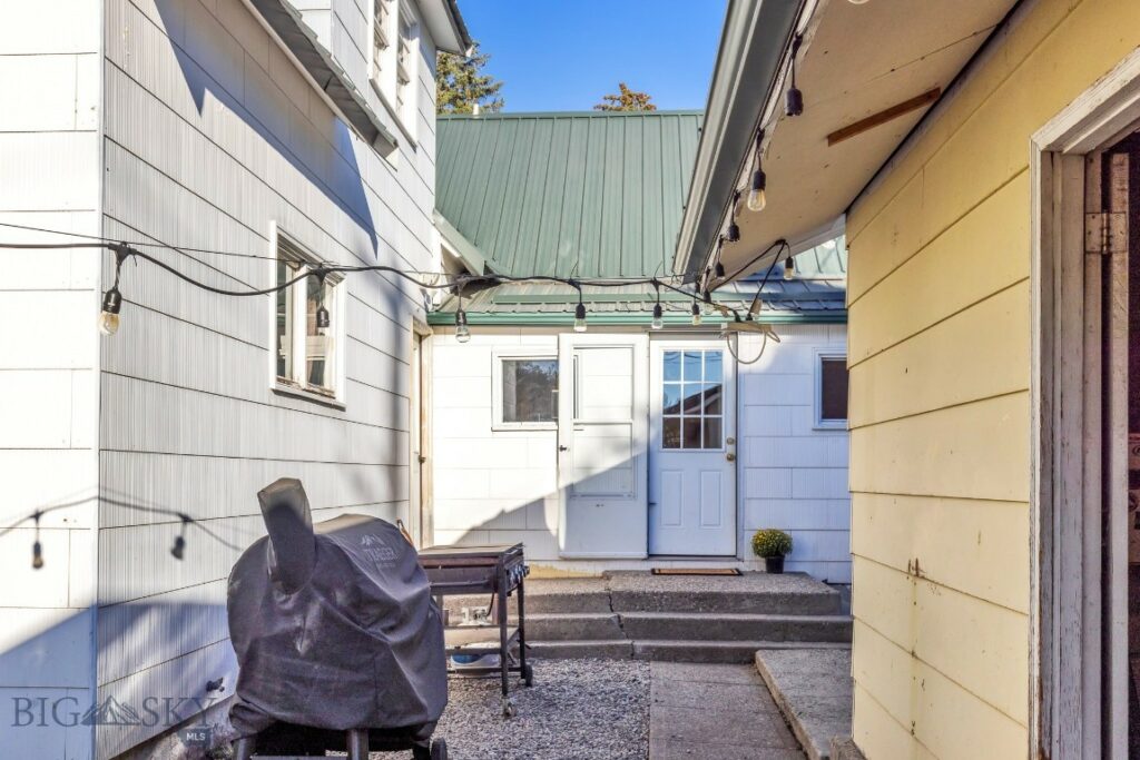 421 N Grand Avenue