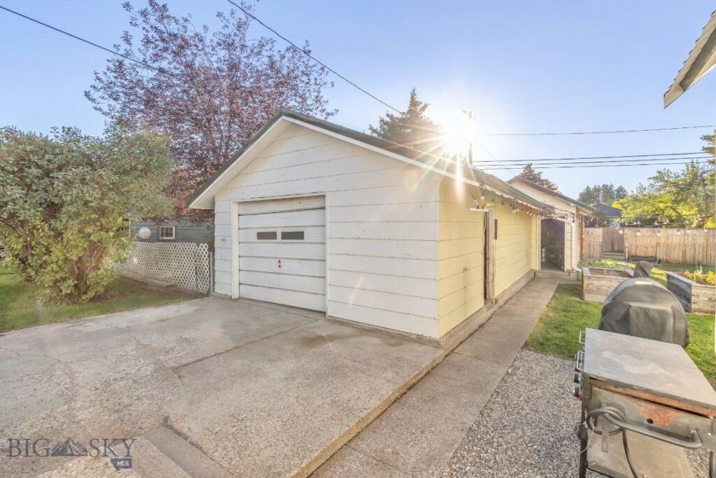 421 N Grand Avenue