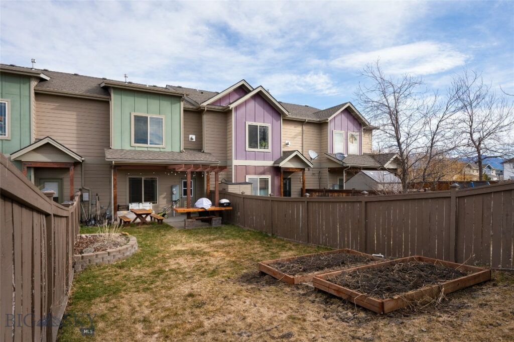 4364 Brookside Lane