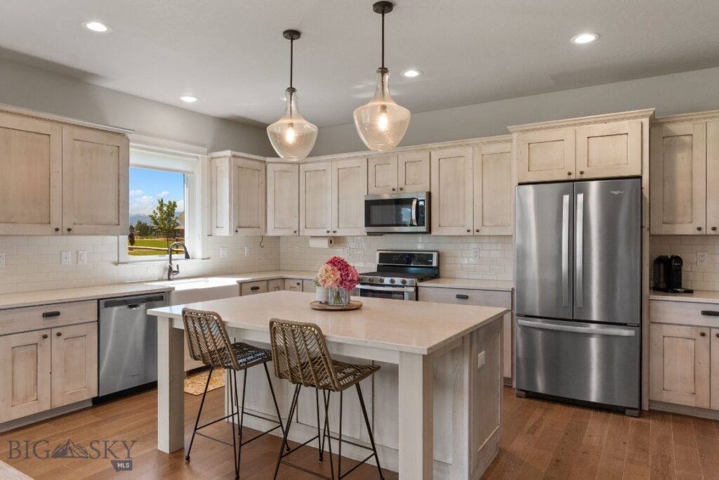 438 White Horse Loop