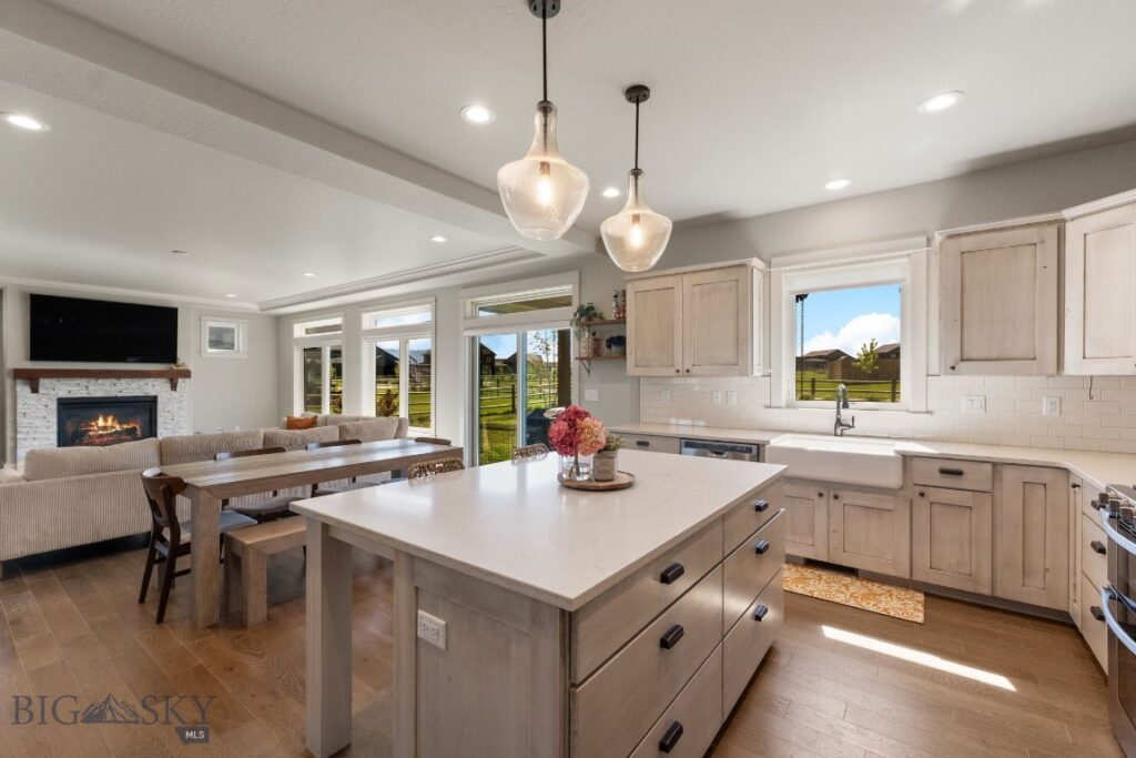438 White Horse Loop
