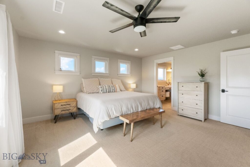 438 White Horse Loop