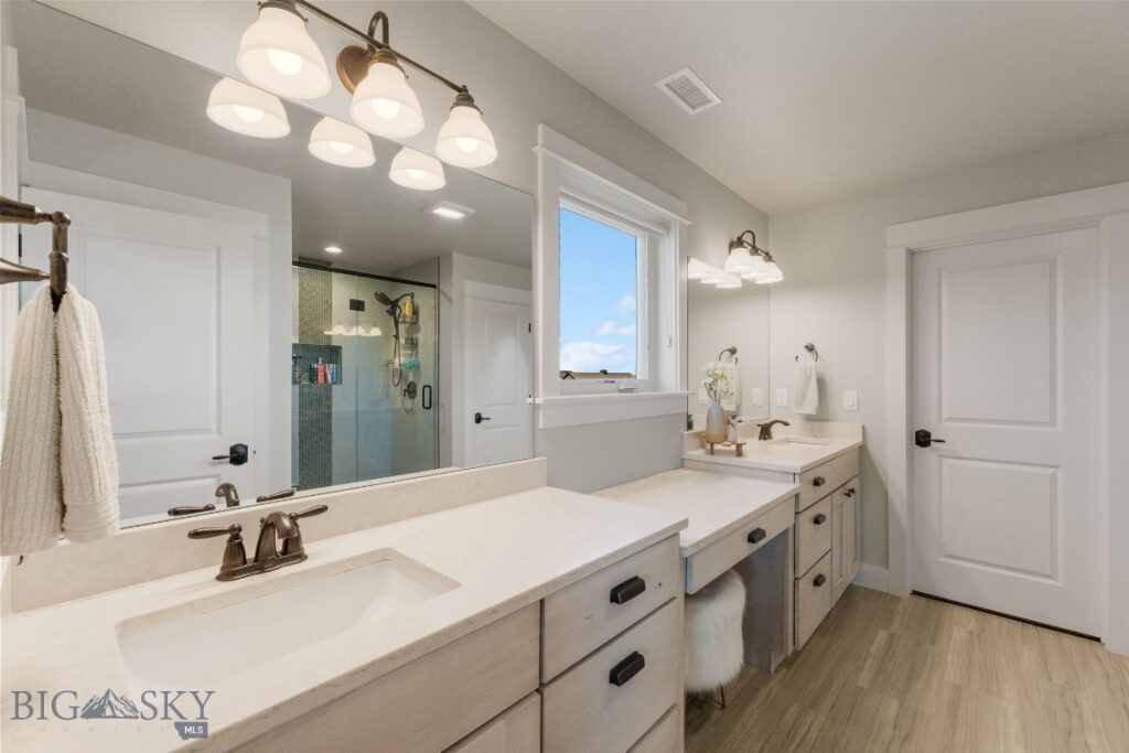 438 White Horse Loop