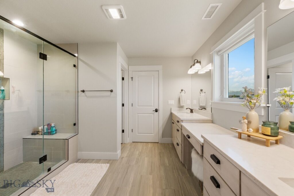 438 White Horse Loop