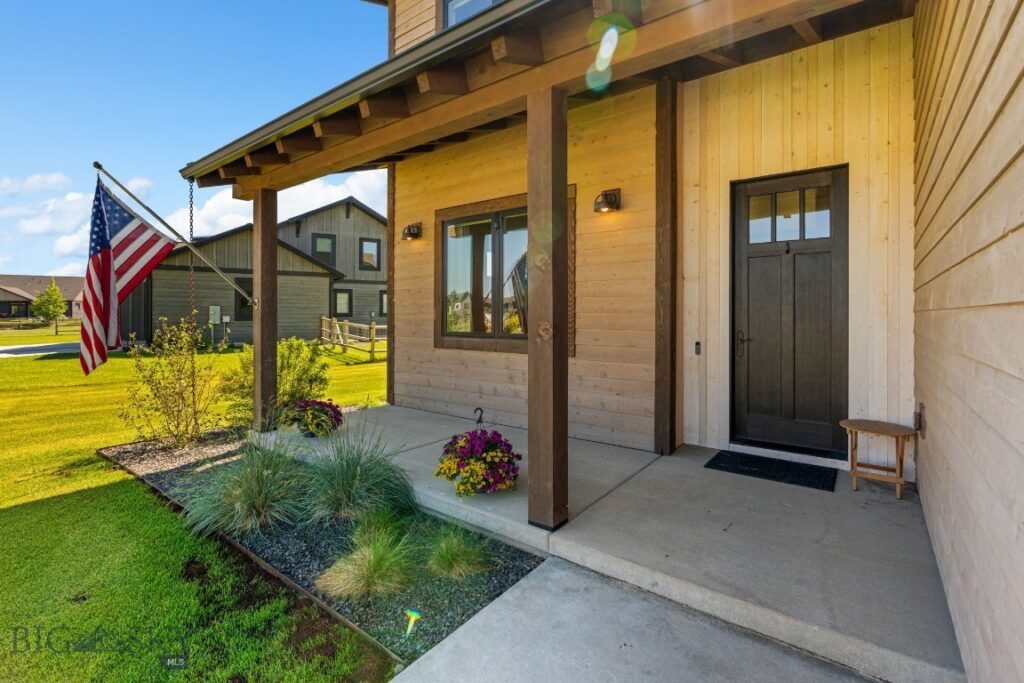 438 White Horse Loop