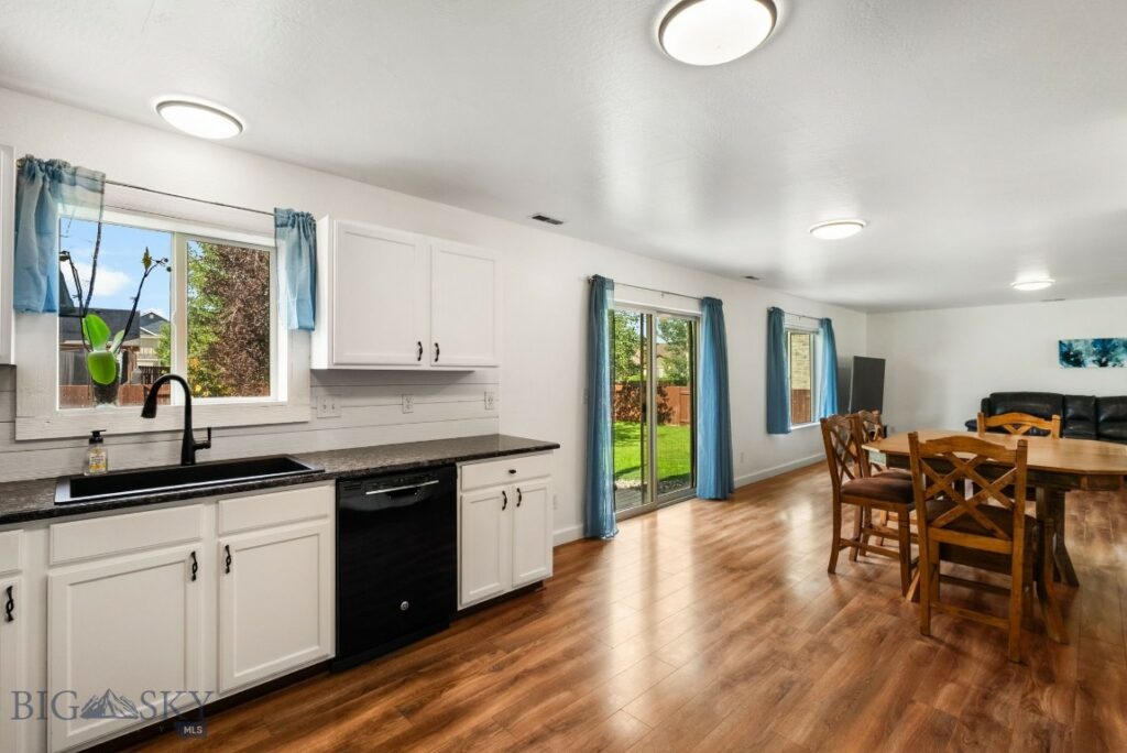 439 Stewart Loop