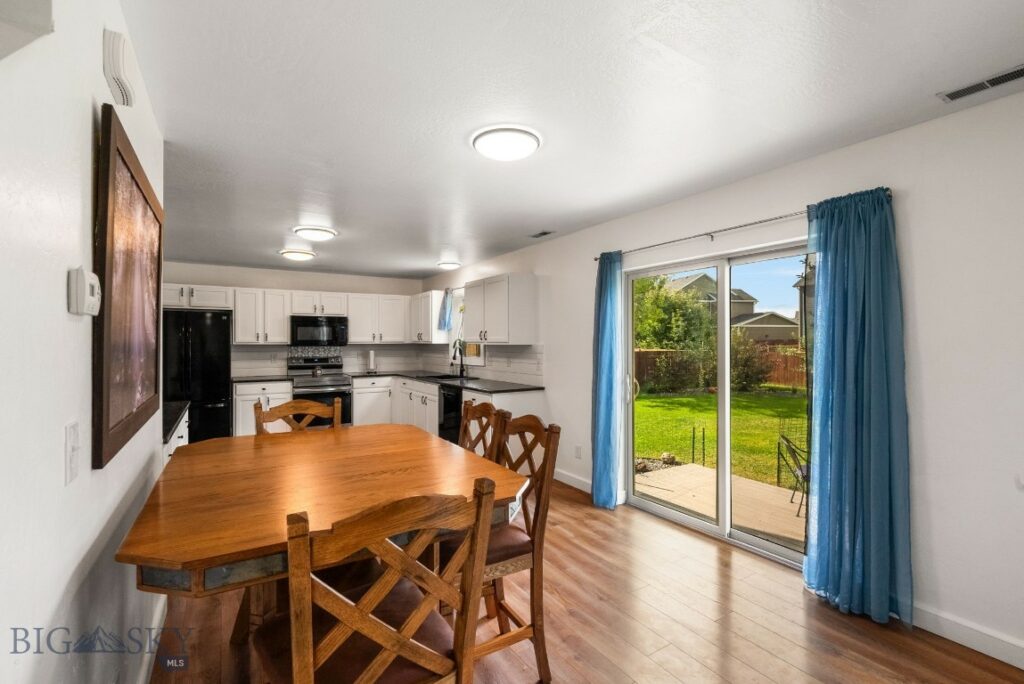 439 Stewart Loop