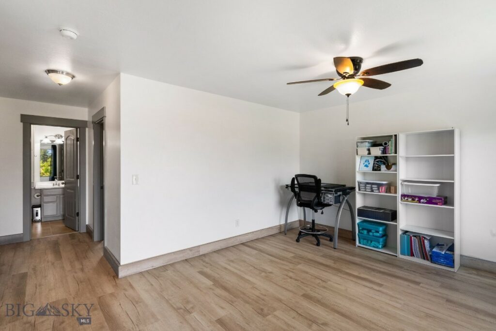439 Stewart Loop