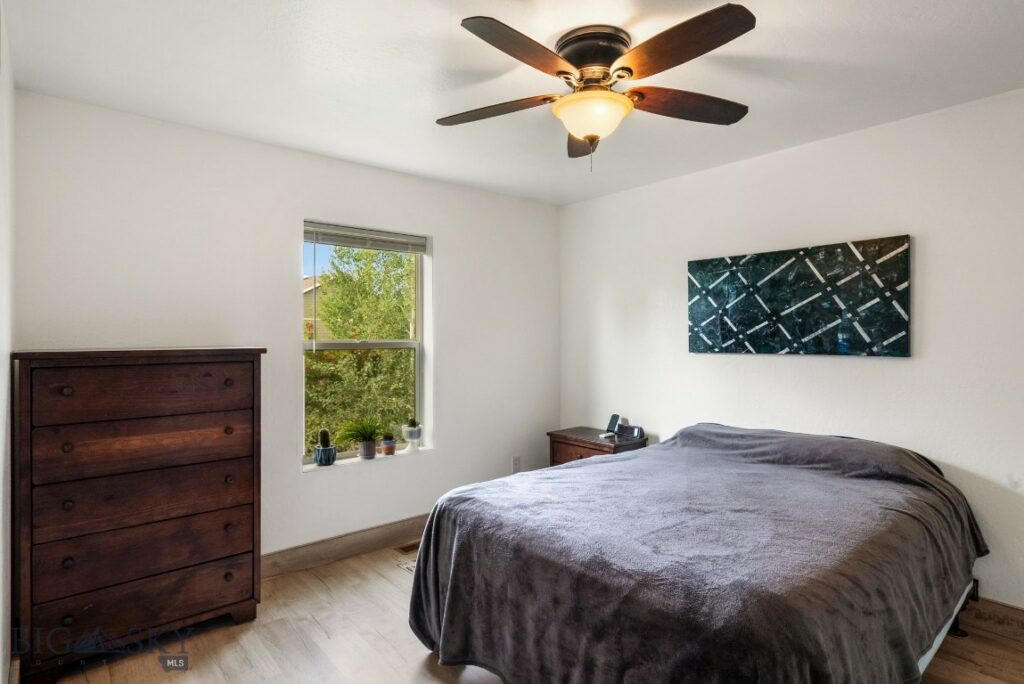 439 Stewart Loop