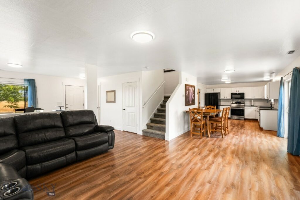 439 Stewart Loop