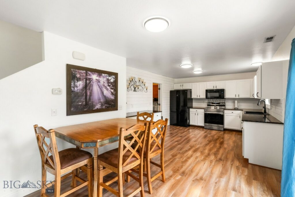 439 Stewart Loop