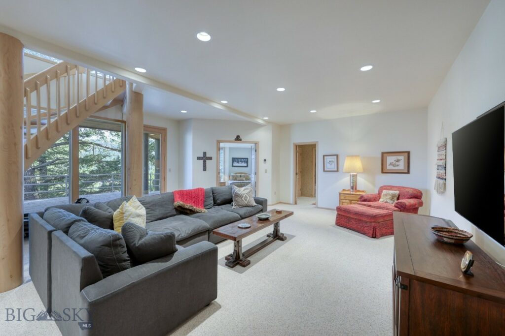 450 Crown Butte Road