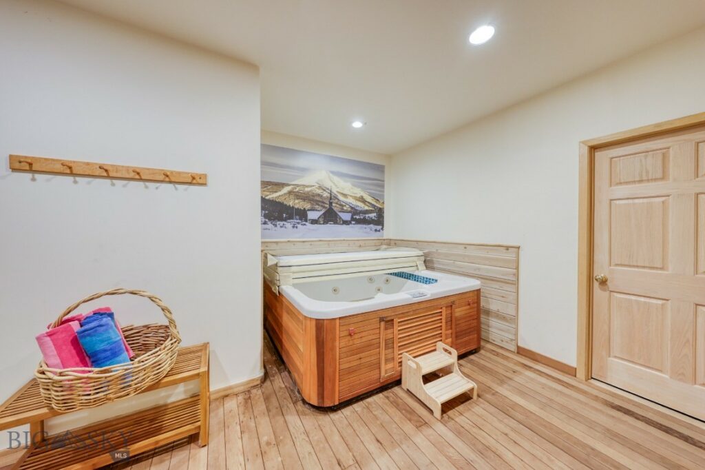 450 Crown Butte Road