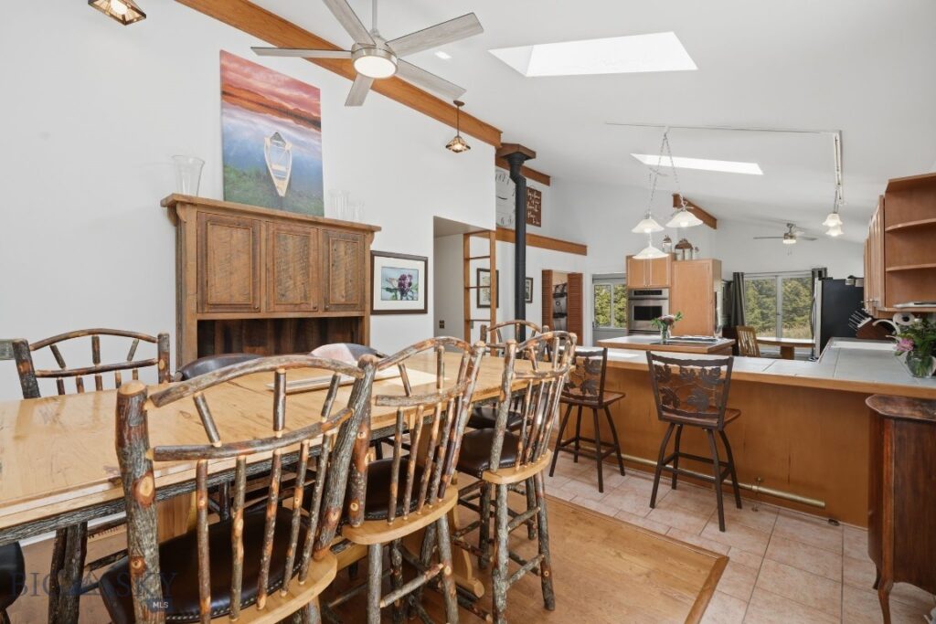 4754 Meadow Lane