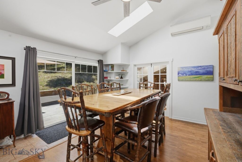 4754 Meadow Lane