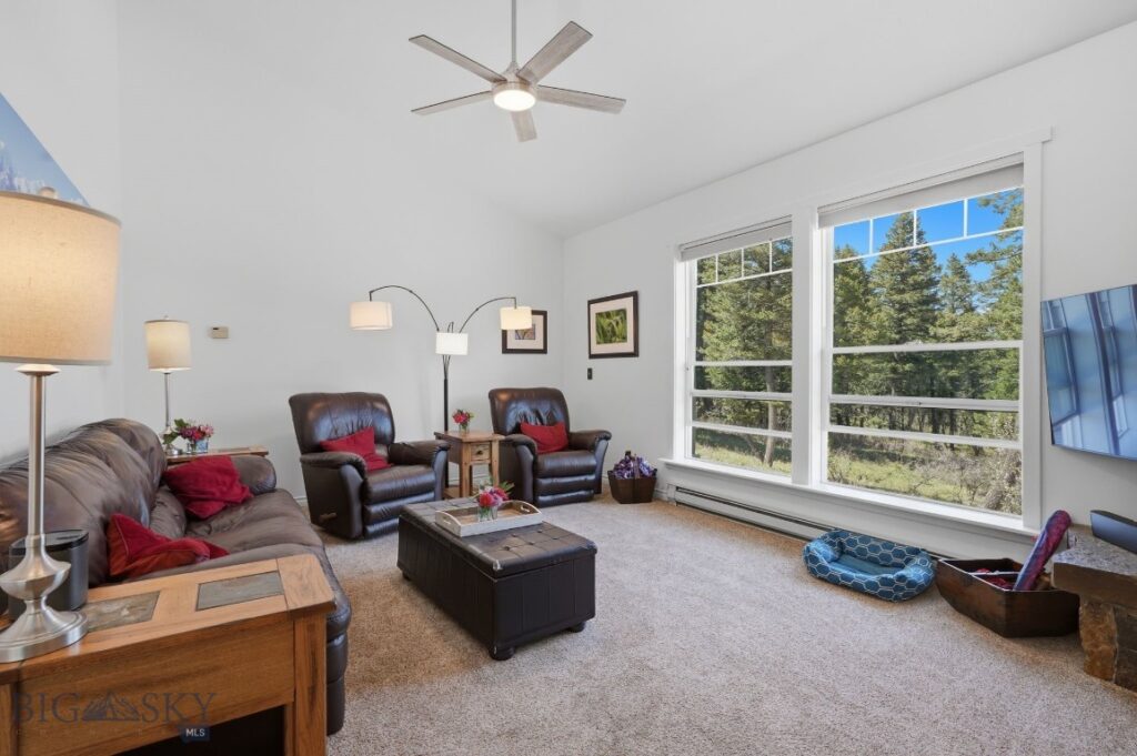 4754 Meadow Lane