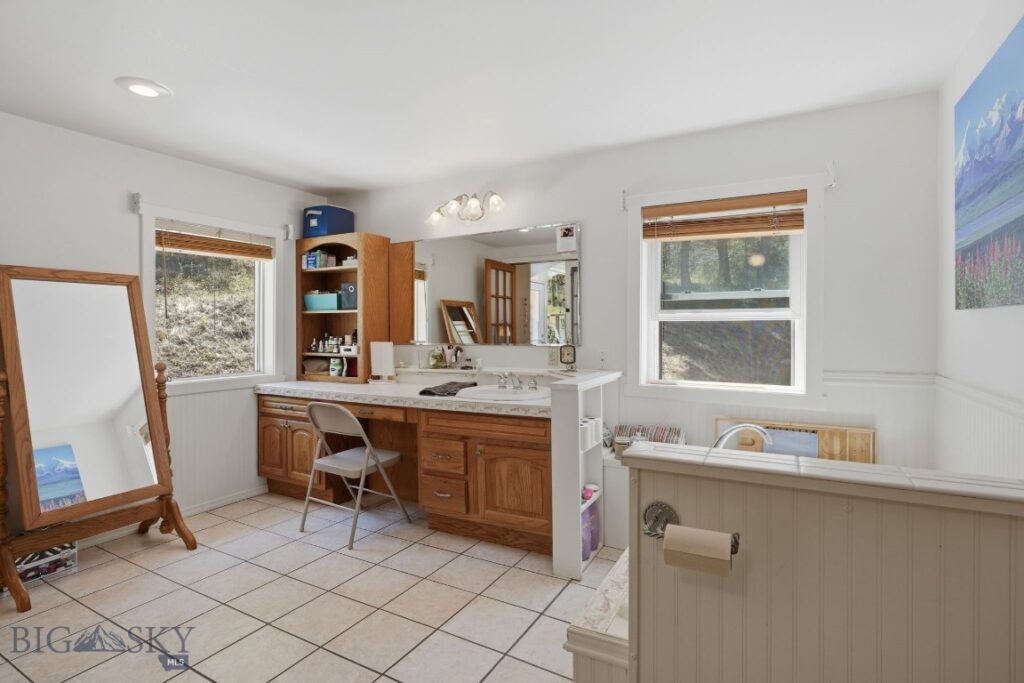 4754 Meadow Lane