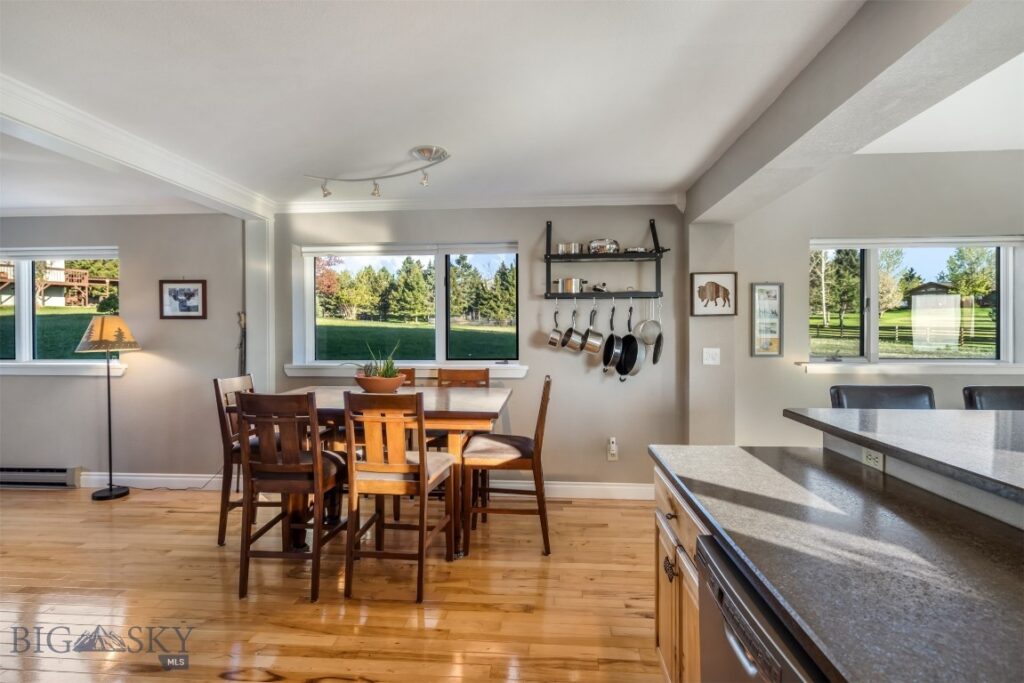 4925 Itana Circle