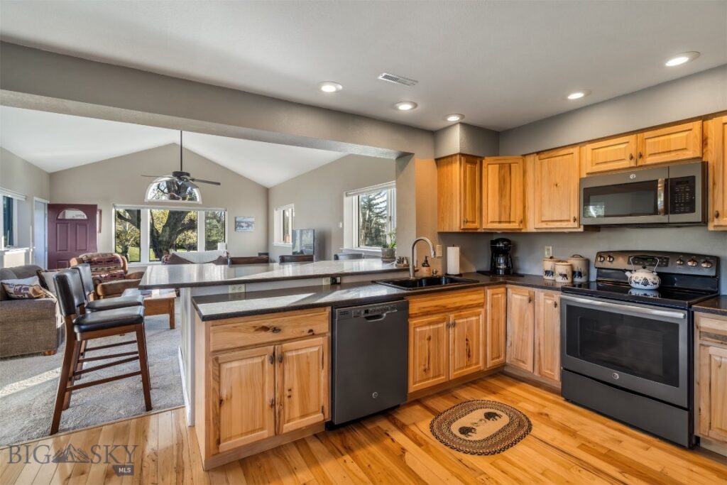 4925 Itana Circle